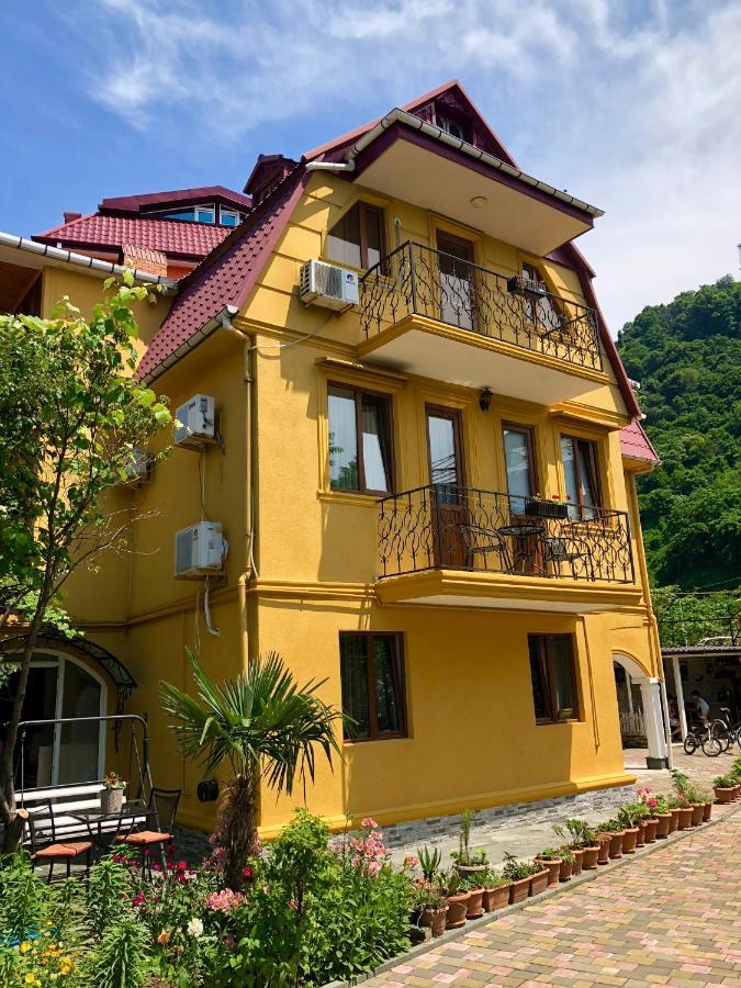 Deluxe Guest House Kvariati Esterno foto
